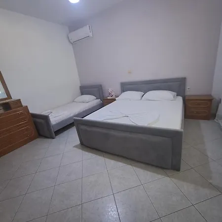 Adriatik Apartments Aa Piqeras Exterior photo